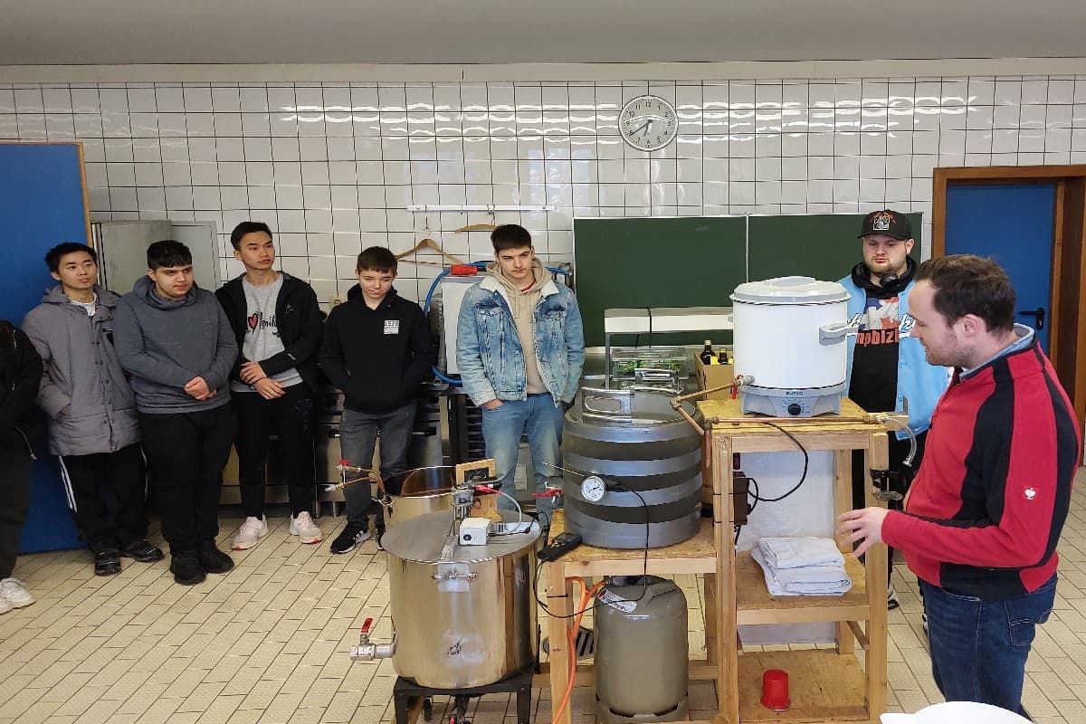 Brauen in der Schule