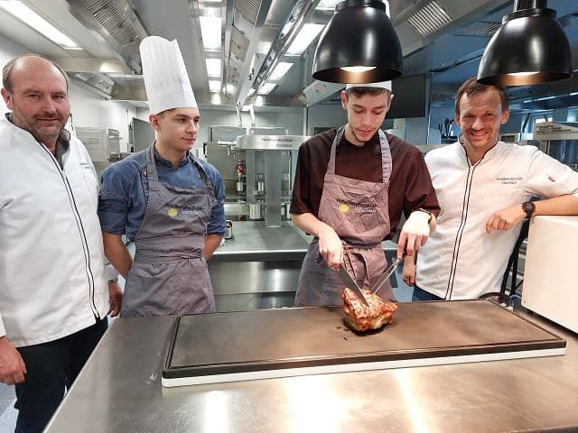 Erste Berufsschule Deutschlands mit Chameo Board